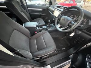 Toyota Hilux 2.4GD-6 double cab Raider manual - Image 15