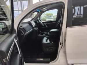 Toyota Land Cruiser 200 4.5D-4D V8 VX - Image 7