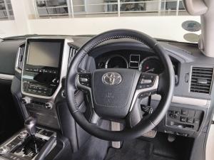 Toyota Land Cruiser 200 4.5D-4D V8 VX - Image 8
