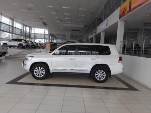 Toyota Land Cruiser 200 4.5D-4D V8 VX - Image 11