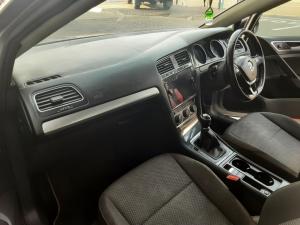Volkswagen Golf VII 1.0 TSI Trendline - Image 7