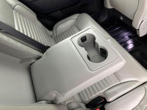 Land Rover Discovery 3.0 TD6 HSE Luxury - Image 8