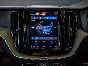 Volvo XC60 T8 Recharge AWD Plus Dark - Image 11