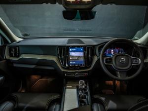 Volvo XC60 T8 Recharge AWD Plus Dark - Image 20