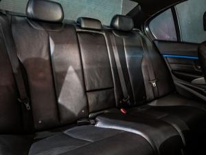 BMW 3 Series 320i M Sport auto - Image 21