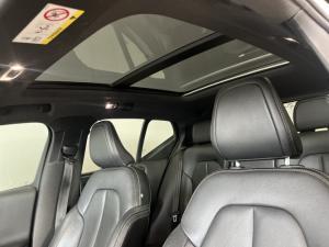 Volvo XC40 D4 AWD Momentum - Image 8