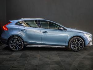 Volvo V40 Cross Country D3 Inscription - Image 2