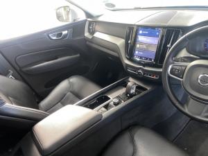 Volvo XC60 B5 AWD Essential - Image 15