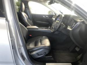 Volvo XC60 B5 AWD Essential - Image 17