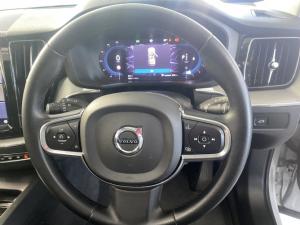 Volvo XC60 B5 AWD Essential - Image 19