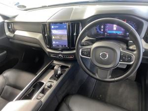 Volvo XC60 B5 AWD Essential - Image 9