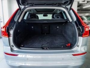 Volvo XC60 B5 AWD Essential - Image 13