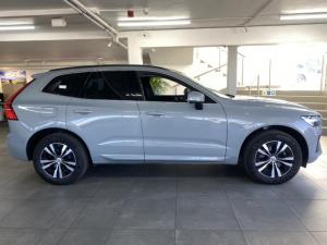 Volvo XC60 B5 AWD Essential - Image 2