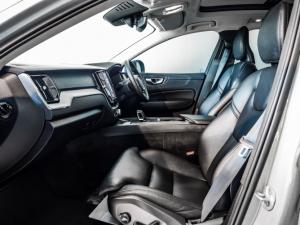 Volvo XC60 B5 AWD Essential - Image 4
