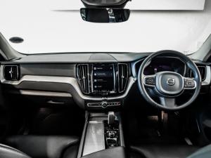Volvo XC60 B5 AWD Essential - Image 5