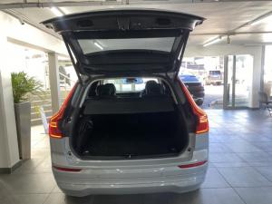 Volvo XC60 B5 AWD Essential - Image 5