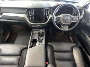 Volvo XC60 B5 AWD Essential - Image 6