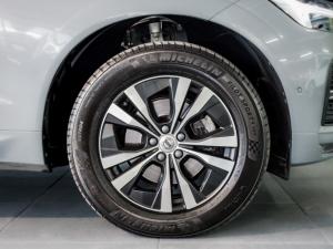 Volvo XC60 B5 AWD Essential - Image 9