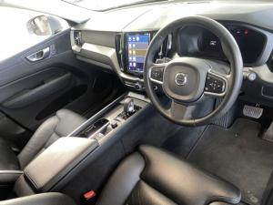 Volvo XC60 B5 AWD Essential - Image 9