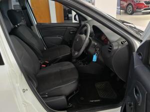Nissan NP200 1.6i safety pack (aircon) - Image 10