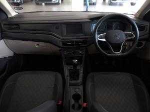 Volkswagen Polo sedan 1.6 manual - Image 12