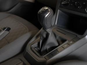 Volkswagen Polo sedan 1.6 manual - Image 13