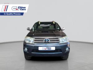 Toyota Fortuner 3.0D-4D Raised Body automatic - Image 2