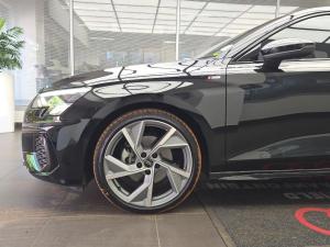 Audi A3 Sportback 35TFSI S line - Image 4
