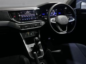 Volkswagen Polo hatch 1.0TSI Life auto - Image 11