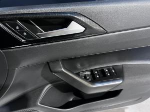 Volkswagen Polo hatch 1.0TSI Life auto - Image 17