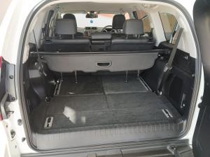Toyota Land Cruiser Prado 4.0 VX - Image 17