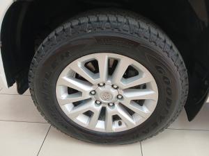 Toyota Land Cruiser Prado 4.0 VX - Image 18