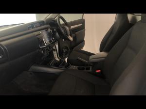 Toyota Hilux 2.4GD-6 single cab 4x4 Raider manual - Image 7