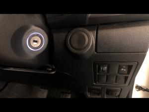 Toyota Hilux 2.4GD-6 single cab 4x4 Raider manual - Image 16