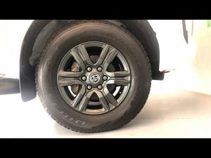 Toyota Hilux 2.4GD-6 single cab 4x4 Raider manual - Image 17