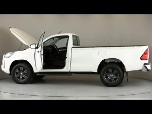 Toyota Hilux 2.4GD-6 single cab 4x4 Raider manual - Image 26