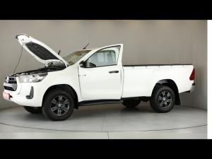 Toyota Hilux 2.4GD-6 single cab 4x4 Raider manual - Image 27