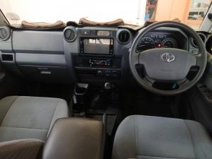 Toyota Land Cruiser 79 4.5D-4D V8 double cab LX - Image 6