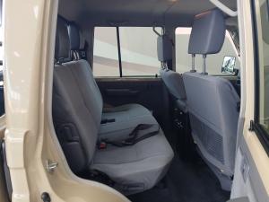 Toyota Land Cruiser 79 4.5D-4D V8 double cab LX - Image 12