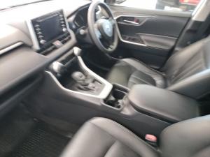 Toyota RAV4 2.0 GX auto - Image 9