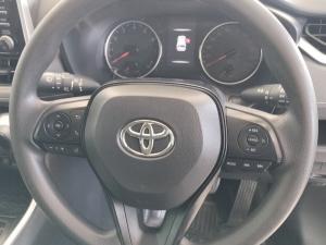 Toyota RAV4 2.0 GX auto - Image 10