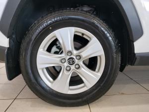 Toyota RAV4 2.0 GX auto - Image 25