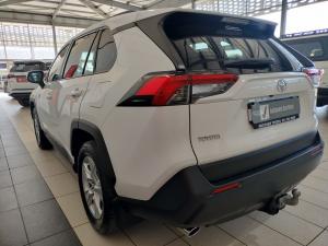 Toyota RAV4 2.0 GX auto - Image 29