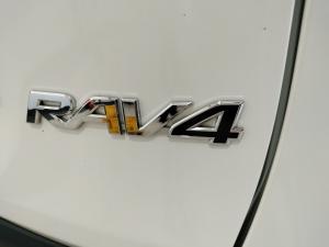 Toyota RAV4 2.0 GX auto - Image 33