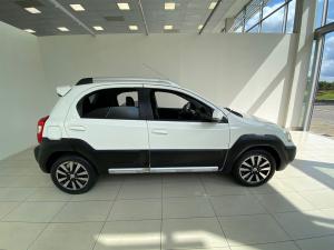Toyota Etios Cross 1.5 Xs - Image 3