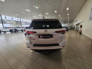 Toyota Fortuner 2.4GD-6 manual - Image 5