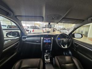 Toyota Fortuner 2.4GD-6 manual - Image 6