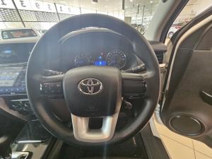 Toyota Fortuner 2.4GD-6 manual - Image 8