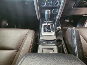 Toyota Fortuner 2.4GD-6 manual - Image 12