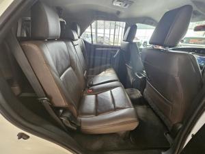 Toyota Fortuner 2.4GD-6 manual - Image 19